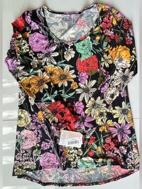 Lularoe Lynnae Tee - Size Small